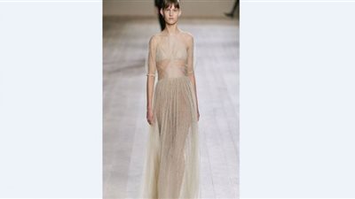 بألوان ناعمة.. تعرفي على مجموعة Dior لربيع وصيف 2022