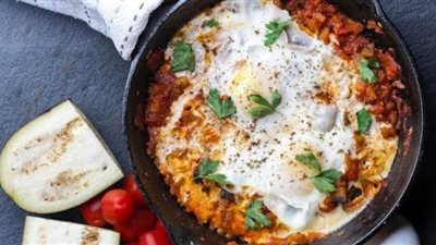 لمد الجسم بالحديد.. طريقة عمل شكشوكة بالباذنجان والجبن