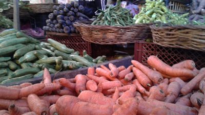 انخفاض أسعار البطاطس والخوخ بأسواق البحيرة