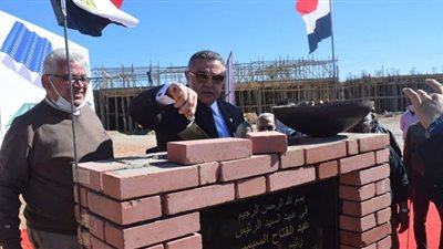 صور.. محافظ البحر الأحمر يضع حجر أساس 15 عمارة إسكان متميز