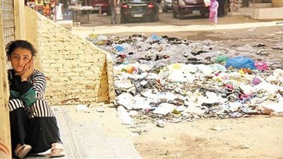 «التنمية المحلية» تستجيب لتحقيق الوفد وتزيل تلال القمامة في فيصل