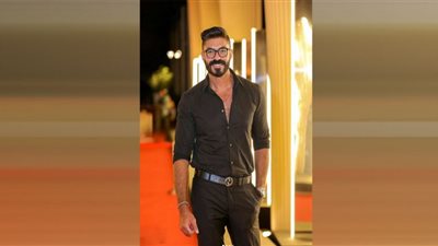 بالبوستر الدعائي... خالد سليم يروج لفيلم 