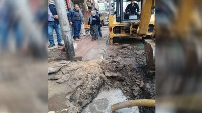 محافظ الشرقية يُتابع إصلاح انفجار ماسورة مياه الشرب بشارع عبدالسلام بالزقازيق