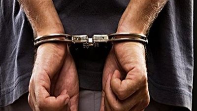 سقوط نصاب تأشيرات الحج والعمرة عبر فيسبوك بكفر الشيخ