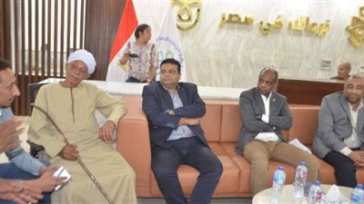الرعاية الصحية بالأقصر تجتمع بالعمد والمشايخ لحل مشكلات المنظومة الصحية