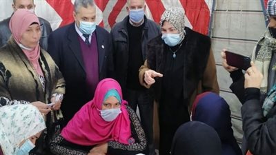 توزع بطاطين على المستحقين بقرية تانيس مركز الحسينية