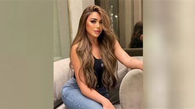 من داخل حمام السباحة.. سارة سلامة تخطف الأنظار (صور)