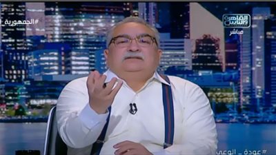 فيديو.. إبراهيم عيسى: من يهاجم فيلم أصحاب ولا أعز يعمل لصالح التيار الإسلامي