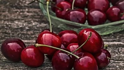 طبيبة توضح من يجب أن يأكل الكرز بحذر شديد