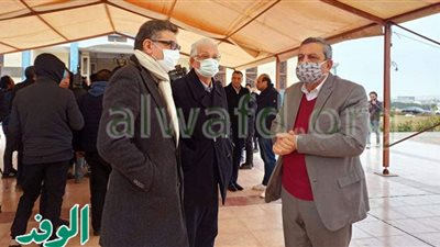 قلاش والباز والسناوي يشاركون في جنازة الكاتب ياسر رزق