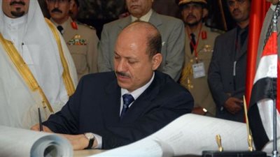 رئيس مجلس القيادة الرئاسي اليمني يزور الجامعة العربية