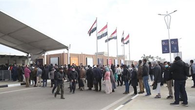 إقبال جماهيري كبير على معرض القاهرة للكتاب فى أول أيامه