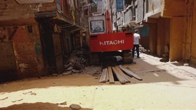 حي الأميرية يقوم بتنفيذ إزالات في المهد تعديات على أراض أملاك دولة