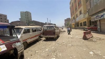 شاهد|عشوائيات تشوّه بشتيل .. شوارع متهالكة وتكاتك يقودها أطفال