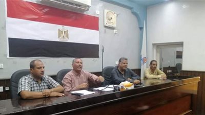 رئيس مجلس مدينة قوص بقنا يلتقي بمسئولي الإدارة الهندسية وفني التنظيم