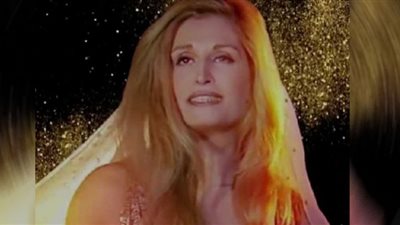 برفقة إليسا.. حفل Joy Awards يعيد إحياء داليدا إلى الحياة (فيديو)