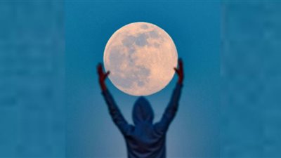 الثلاثاء المقبل ثاني بدر عملاق لعام 2022.. وهذا سبب لونه بالوردي