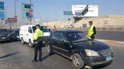 سحب 3525 رخصة سيارة والسبب عدم تركيب الملصق الإلكتروني
