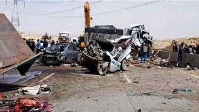 مصرع وإصابة 10 أشخاص.. تشكيل لجنة فنية لمعاينة حادث الطريق الأوسطي