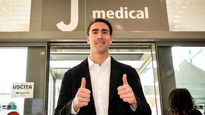 فلاهوفيتش يصل مقر يوفنتوس للخضوع للكشف الطبي (شاهد)