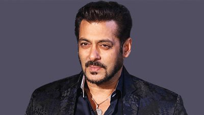 سلمان خان يفوز بجائزة شخصية العام في حفل Joy awards.. ويوجه كلمة خاصة لدنيا وإيمي سمير غانم ( فيديو)