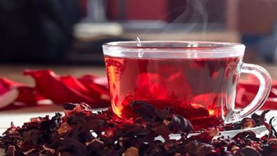 فوائد شرب الكركديه يوميًا للجسم.. طبيبة توضح