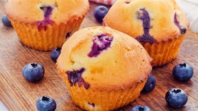 الدايت مش حرمان.. طريقة عمل كب كيك بالـ بلو بيري