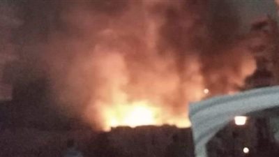 السيطرة على حريق اندلع بمخزن أقطان بطهطا