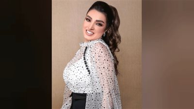 بالأسود الشفاف روجينا تخطف الأضواء برفقة جون ترافولتا