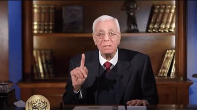 تسبب الفشل الكلوي| حسام موافي يحذر: تناول المضادات الحيوية دون استشارة الطبيب جريمة