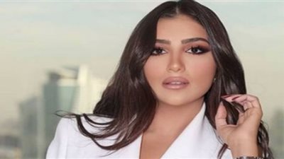 مي عمر تعتمدت المكياج الترابي وتغير ملامحها في حفل Joy Awards (صور)