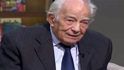 تأجيل دعوى ابنة رشوان توفيق ضد والدها لإلغاء توكيلين