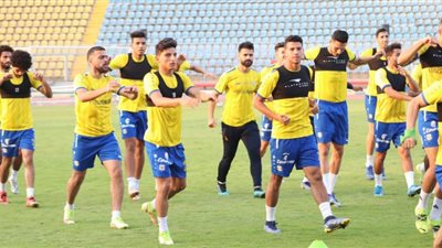 خالد زين يحضر تدريبات الإسماعيلي