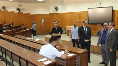 طلاب جامعة الدلتا التكنولوجية يؤدون اختبارات الفصل الدراسي الثاني