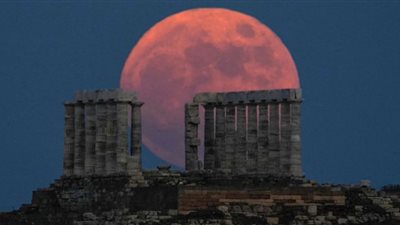 تعرف على قمر الفراولة وموعد ظهوره في السماء