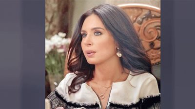 كلاكيت تاني مرة.. دينا تعلن إصابتها بكورونا وتؤكد: 