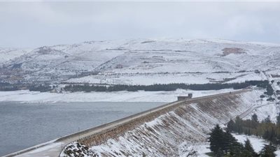 من فلسطين إلى لبنان.. 15 صورة توضح تأثير العاصفة ياسمين على البلاد