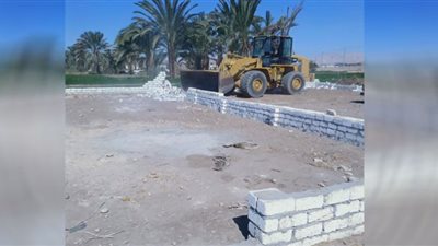إزالة 38 حالة تعد على الأراضي الزراعية بجنوب الأقصر