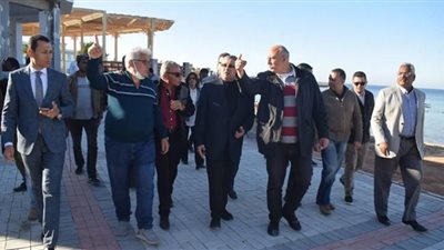 محافظ البحر الأحمر يجري جولة بمدينة سفاجا لمتابعة جهود ضبط الأسعار