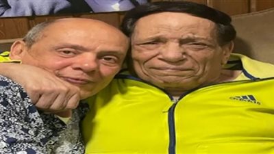 هل يُعاني الزعيم عادل امام من مرض خطير وحالته حرجة؟.. شقيقه يكشف التفاصيل