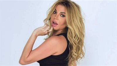 بدون بنطال.. رزان مغربي تخطف الأنظار في أحدث ظهور(صور)