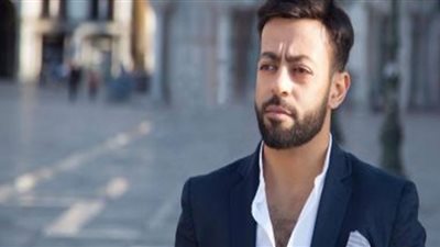 خليني في حضنك لـ تامر عاشور تقترب من الـ 3 ملايين مشاهدة