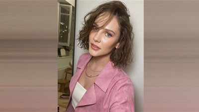 ألينا بوز تستفز شرطة الموضة.. والأخيرة: 