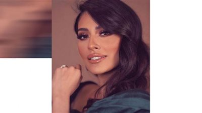 شرطة الموضة عن إلهام علي: جمالها طبيعي غير نجمات جيلها