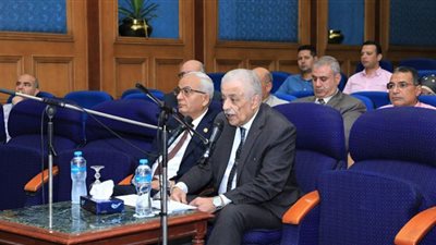 وزير التعليم: غير مسموح بالكتابة على كتيبات المفاهيم