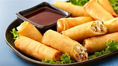 قوام مقرمش.. طريقة عمل سبرينج رول بالدجاج المشوي