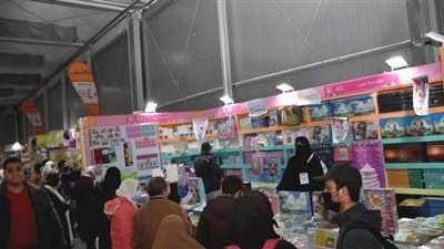64 ألف زائر لمعرض القاهرة الدولى للكتاب فى يومه السادس