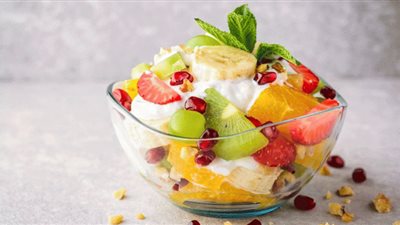 لرفع المناعة.. طريقة عمل سلطة فواكة بالزبادي اللذيذة