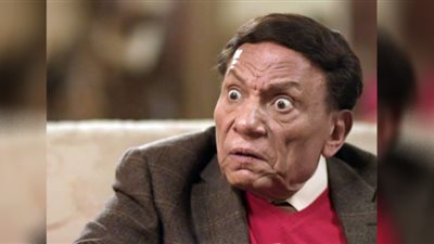 شقيق عادل إمام: الزعيم بصحة جيدة ويستعد لفيلمه الجديد 