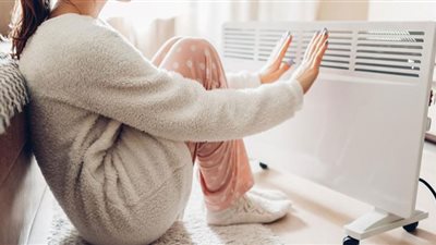 منها تشوه المفاصل.. طبيب يحذر من عواقب خطيرة لبرودة القدمين تهدد صحتك